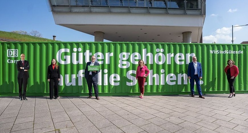 DB Cargo-Vorstand stellt geschlossen Signal auf grün: CO2-freie Bahnlogistik für alle